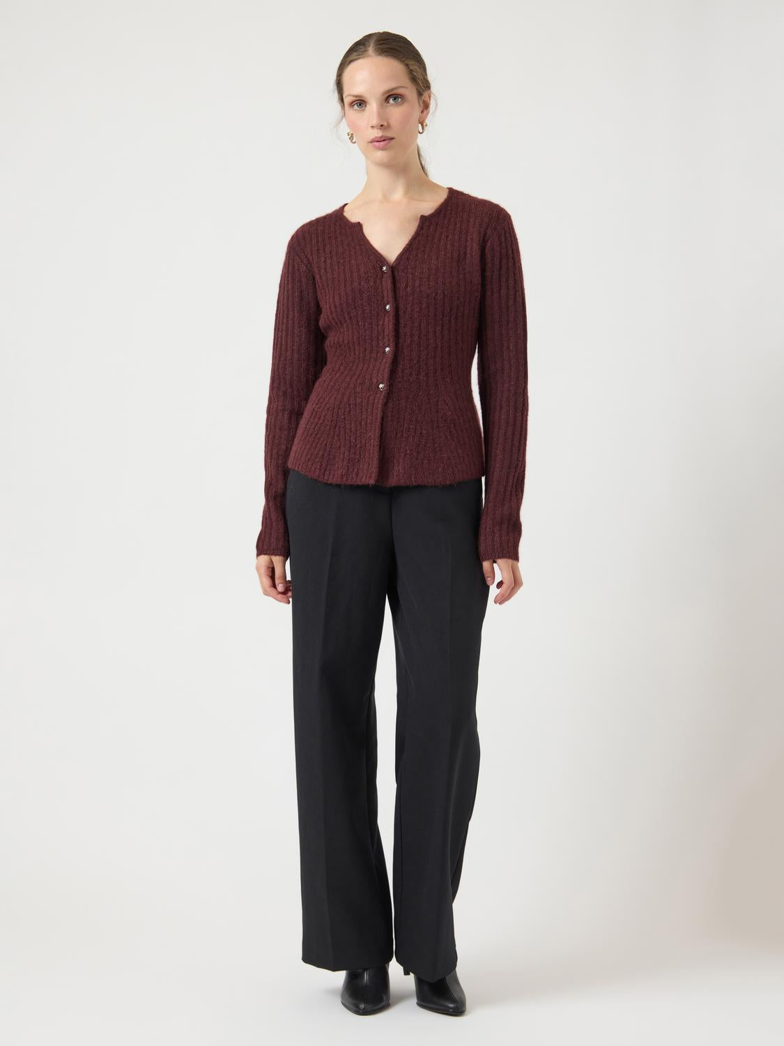 model_shot-front_full